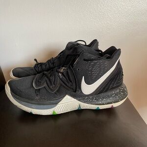 Men’s basketball Shoes Size 9 Kyrie Nike 2018 “black Magic”